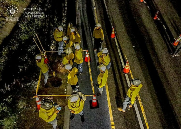 Inician los trabajos de instalación de luminarias en 21 kilómetros del periférico Gerardo Barrios
