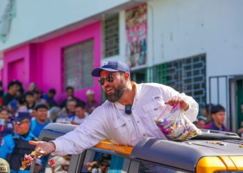 Con vistoso desfile del Correo arrancan las fiestas patronales en Cuscatancingo
