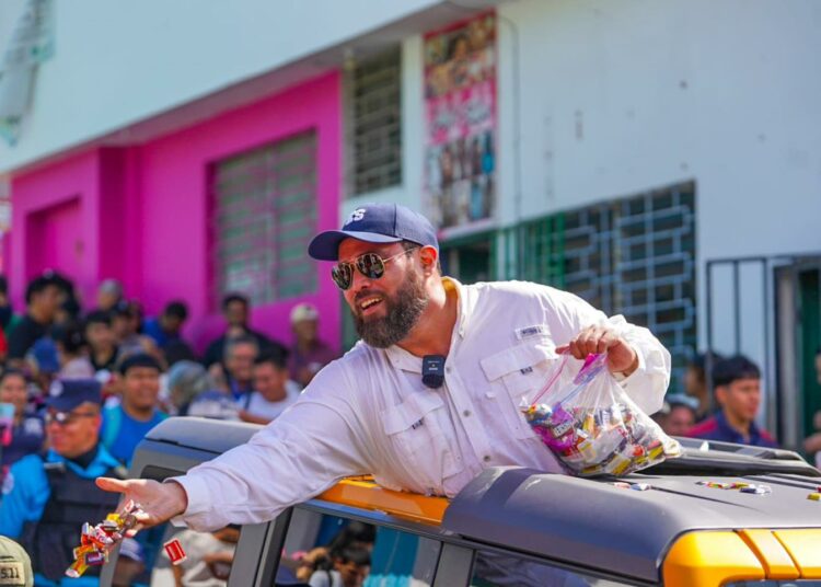 Con vistoso desfile del Correo arrancan las fiestas patronales en Cuscatancingo