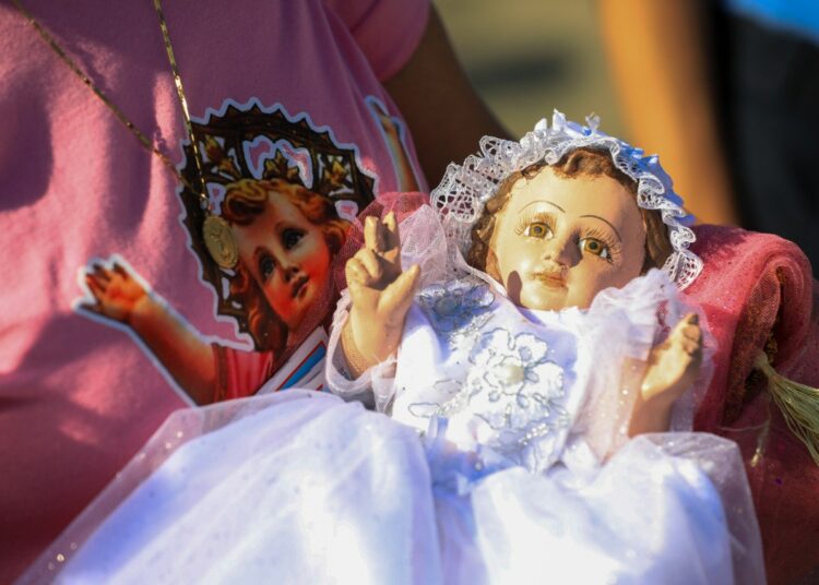 Fervor religioso llena las calles de Antiguo Cuscatlán con la procesión de los Santos Niños Inocentes