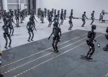 Empresa china inicia la producción en masa de robots de uso general