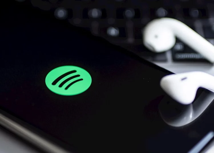 Spotify mostró por error contenido para adultos al buscar el nombre de canciones populares