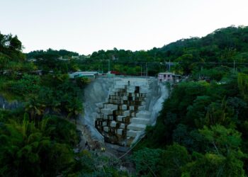 MOP entrega obras de protección en cárcava que se formó en autopista a Comalapa