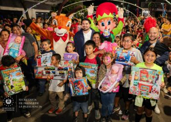Tejido Social realiza actividad navideña en colonia Zacamil