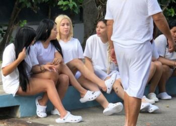 Mujeres que protagonizaron una riña en la Zona Rosa enfrentan cargos por desórdenes públicos