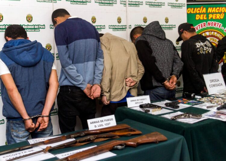 Perú calcula que existen más de 200 organizaciones criminales operando en su capital