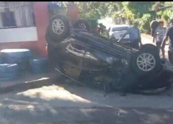 Mujer resulta lesionada tras accidente vial en carretera de Santiago de María a ciudad El Triunfo