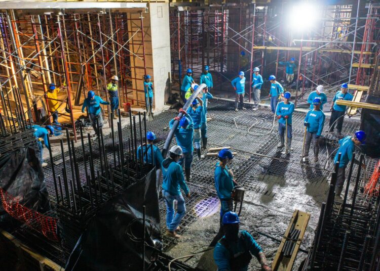 Avanza construcción del nuevo Hospital Rosales con la colocación de concreto en tercer y cuarto piso