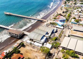 Cableado subterráneo en ciudad puerto de La Libertad estará listo para la Semana Mayor