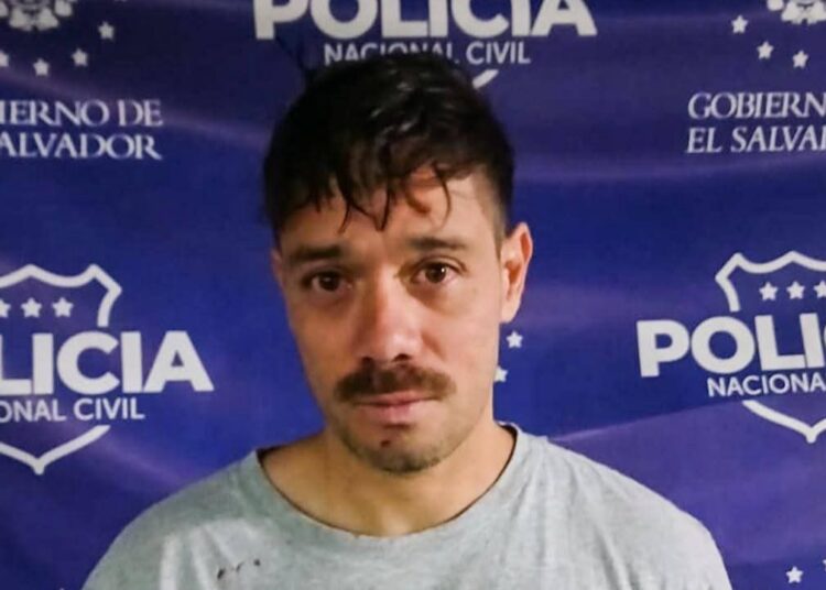 Capturado sujeto que fue denunciado por golpear a una mujer, en Santa Tecla