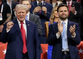 Estos son los salarios del presidente Donald Trump y su vicepresidente J.D. Vance