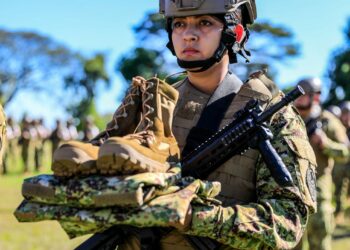 Gobierno reafirma compromiso con soldados al entregar equipo esencial para realizar su trabajo en seguridad