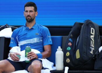 Novak Djokovic se retira por lesión de semifinal del Australian Open 2025