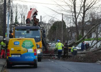 La tormenta Eowyn deja sin electricidad a millones en Irlanda y Escocia