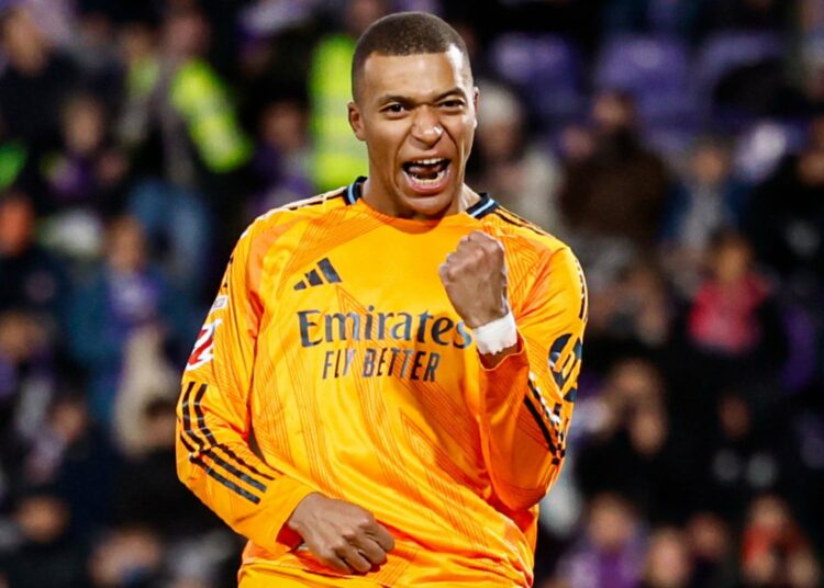 Real Madrid goleó 3-0 a Valladolid con triplete de Kylian Mbappé