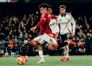 Lisandro Martínez da el triunfo al Manchester United en visita a Fulham