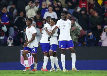 Estados Unidos golea a Costa Rica en la presentación del Piojo Herrera
