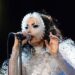 Björk no presta atención a las críticas