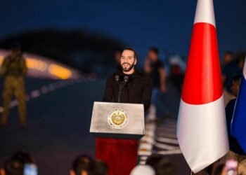 Fitch mejora la calificación crediticia de El Salvador