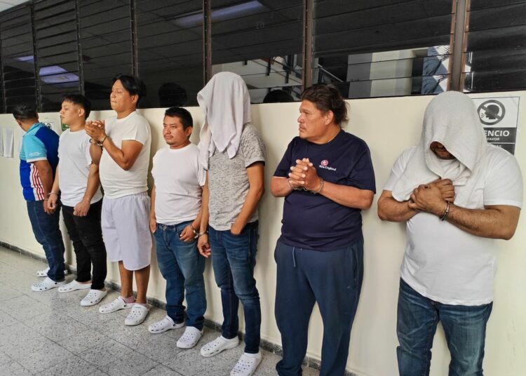 Más conductores que dieron positivo al alcotest son presentados ante la justicia