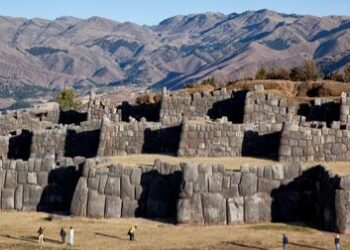 Arqueólogos hallan antigua red de túneles incas bajo Cusco