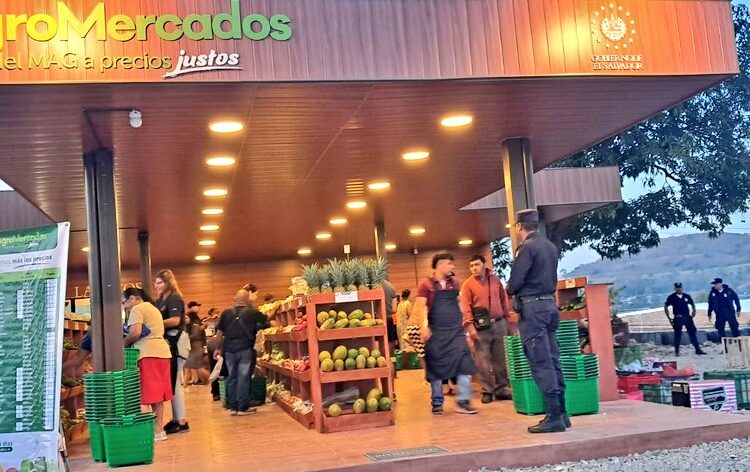Autoridades brindan seguridad en los 55 agro mercados del país