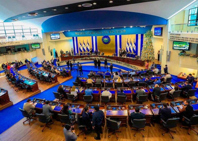 ARENA y VAMOS votan en contra de eliminar deuda política