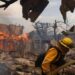 Cinco muertos, 130,000 evacuados y miles de estructuras destruidas por incendios forestales en Los Ángeles