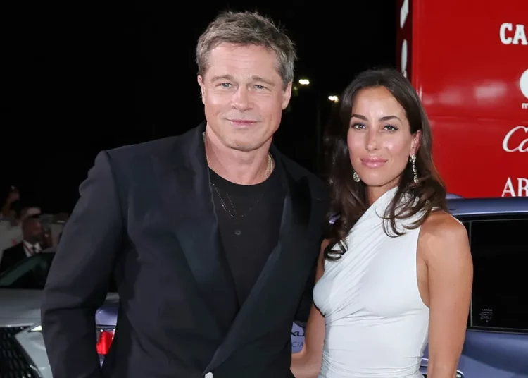 La novia de Brad Pitt, Inés de Ramón, le animó a finalizar su amargo divorcio de Angelina Jolie