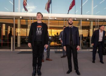 Elon Musk respalda las políticas de seguridad de Nayib Bukele que ha convertido en un modelo exitoso contra el crimen organizado