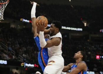 Los Cavaliers vencieron al Thunder por 129-122