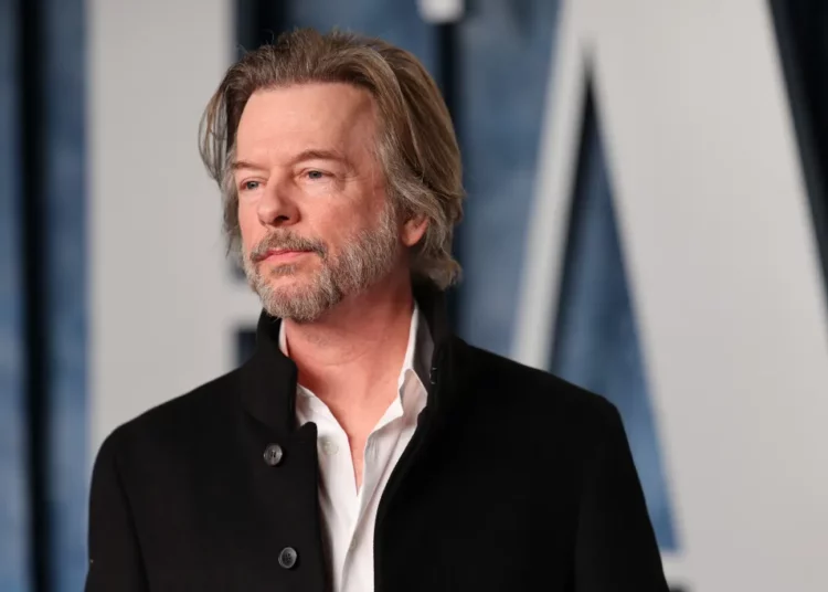 David Spade ofrece 5.000 dólares a quien atrape y consiga la detención de los pirómanos de Los Ángeles