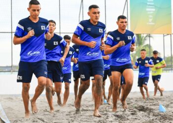 Selecta playera se enfoca en El Salvador Beach Soccer Cup y Premundial