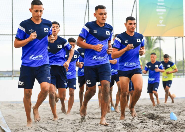 Selecta playera se enfoca en El Salvador Beach Soccer Cup y Premundial