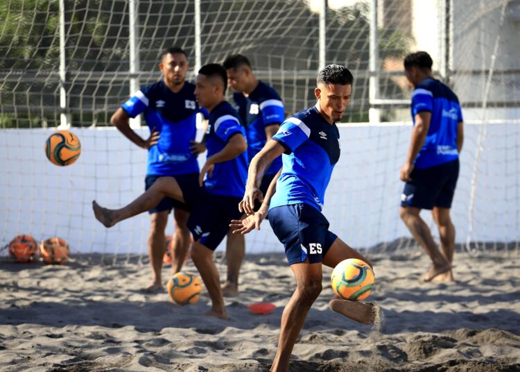 Selecta playera entró en fase de afinamiento para El Salvador Beach Soccer Cup