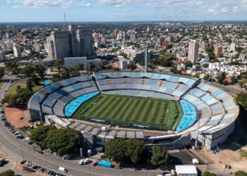 Uruguay analiza vender el nombre del Estadio Centenario para financiar las obras del Mundial de fútbol de 2030