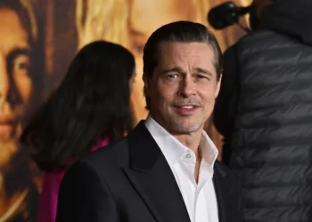 Brad Pitt siente que ‘se ha quitado un peso de encima’ tras finalizar su divorcio de Angelina Jolie