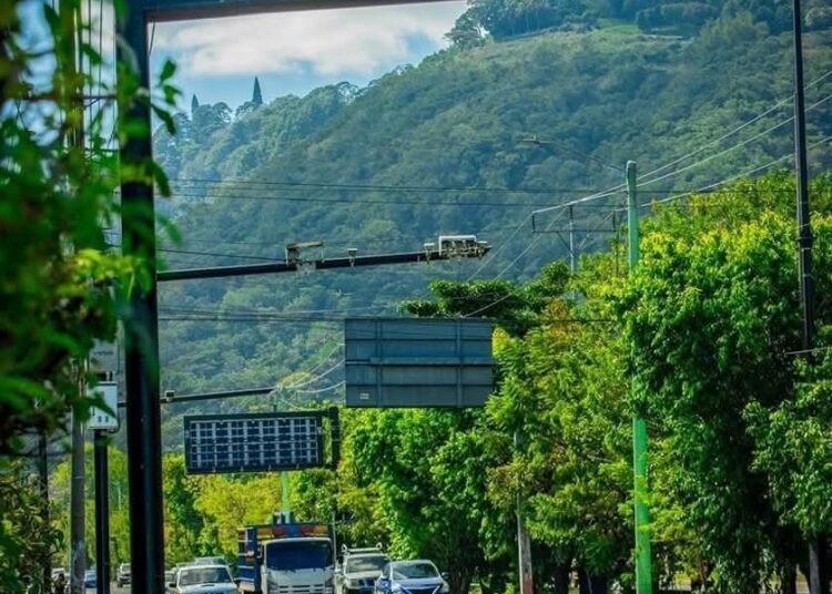 El propósito del sistema fotomulta es proteger la vida de la población en autopista a Comalapa