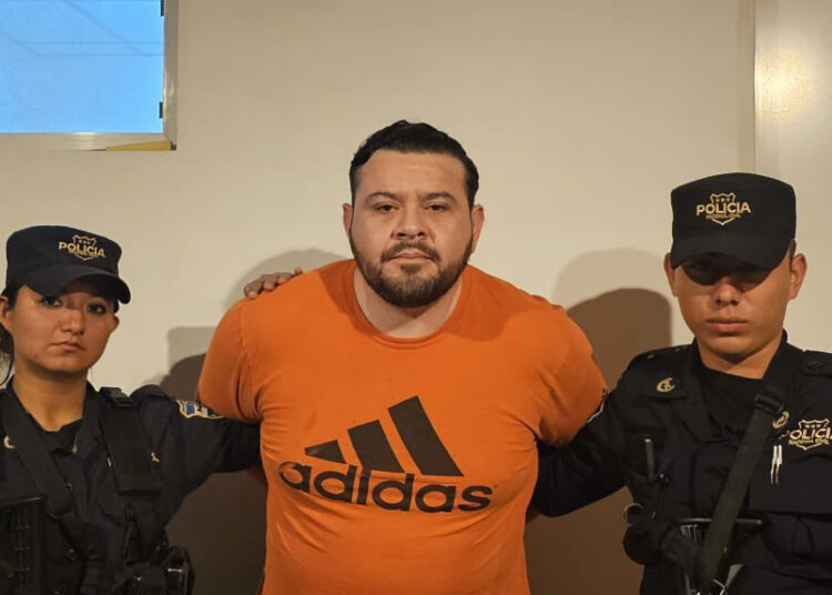 Excomisionado Christian Flores procesado ante la justicia