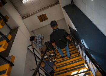 Evacuan a trabajadores del Centro de Gobierno, tras sismo de 5.7 esta mañana