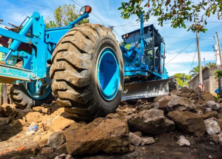 Alcaldía de Santa Ana Centro beneficia a más de 150 familias con reparación de calles en colonia Santa Marta