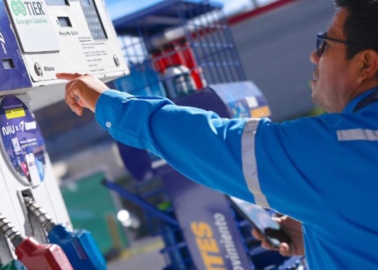 Gobierno verifica precios justos en gasolineras del país