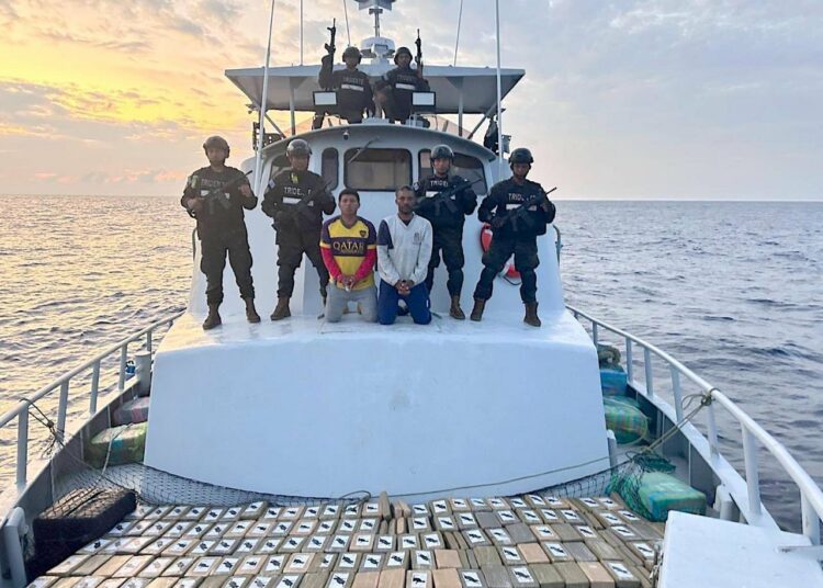 Marina Nacional asesta duro golpe al narcotráfico: incauta 4.3 toneladas de cocaína