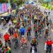 Cientos de salvadoreños disfrutan de la Pedaleada familiar en el Parque Bicentenario