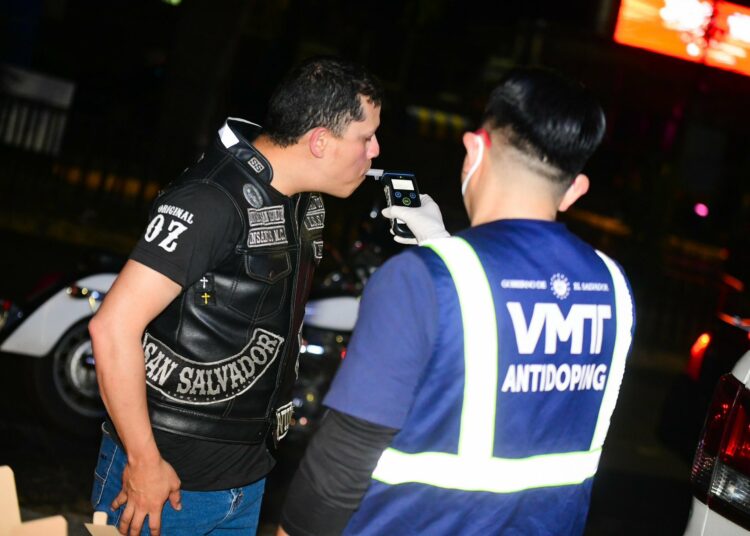 Se mantienen controles antidoping para sacar de circulación ebrios al volante