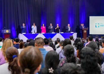 Asamblea entrega becas “Dagoberto Gutiérrez” a 150 jóvenes talentos