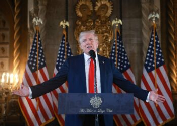 Hijos de inmigrantes nacidos en EEUU ya no tendrán nacionalidad automática