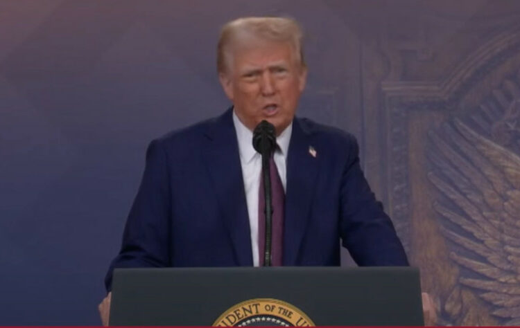 Donald Trump firma orden para posicionar a EE. UU. como líder en criptomonedas