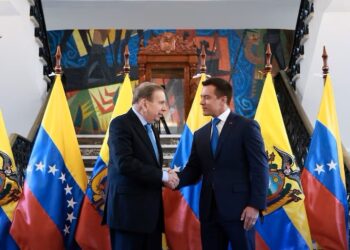 Hasta 250,000 barriles de petróleo ofrece Ecuador a países que no deseen comprar petróleo a Venezuela