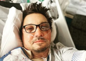 Jeremy Renner estrenará libro en donde habla sobre el fatal accidente que casi le arrebata la vida